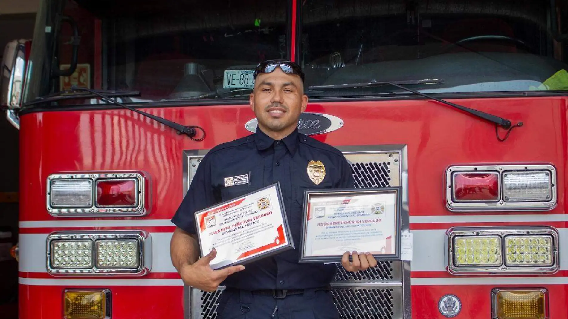 Jesús René Peñúñuri Bombero del Año (1)